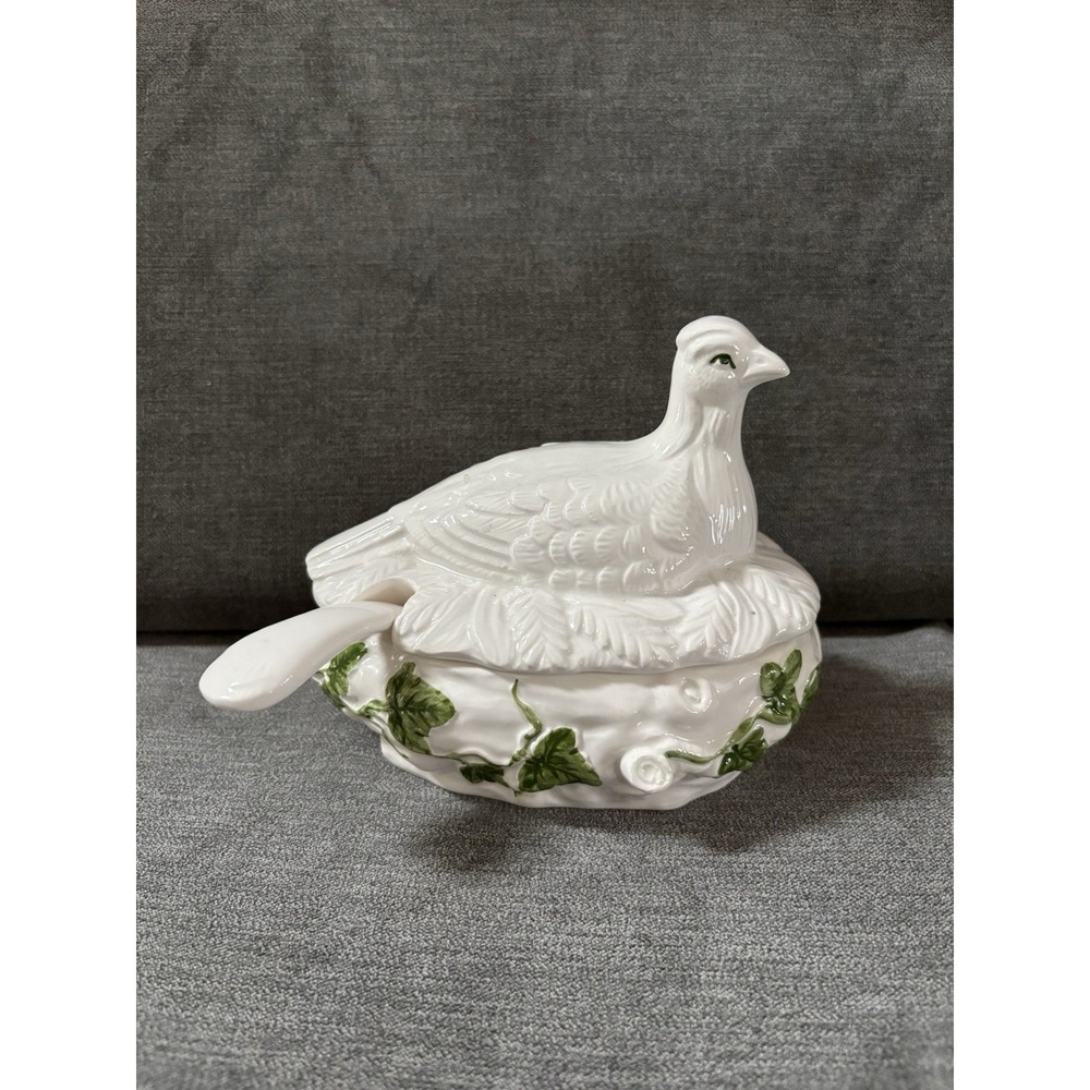 Vintage White Green‎ Ceramic Bird on Nest Haldon Group Soup Tureen 1983  7x5.75"